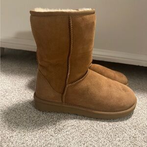 UGG Chestnut Classic Short